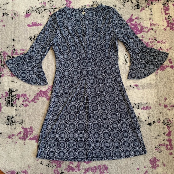 Tommy Hilfiger bell sleeve black patterned dress! - Picture 4 of 5